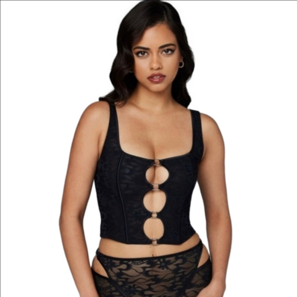 SAVAGE X FENTY RIHANNA Lace 